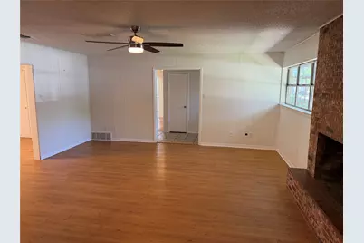 504 Austin Drive, Mineral Wells, TX 76067 - Photo 11
