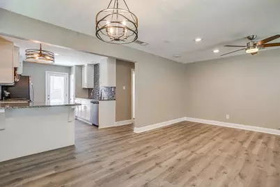 3221 McCart Avenue, Fort Worth, TX 76110 - Photo 7