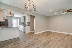 3221 McCart Ave, Fort Worth, TX 76110 - Photo 7