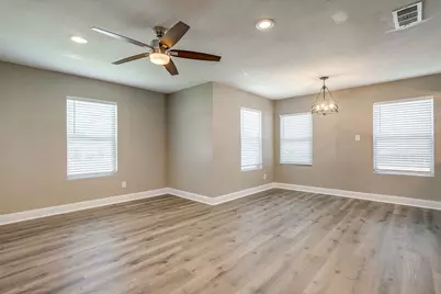 3221 McCart Avenue, Fort Worth, TX 76110 - Photo 5