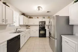 1828 Kittredge Way, Fort Worth, TX 76247 - Photo 13