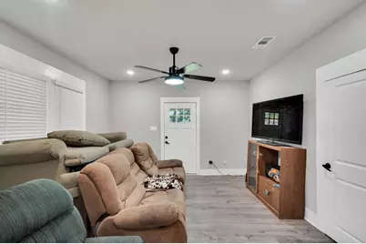 208 W Denton Street, Ennis, TX 75119 - Photo 7