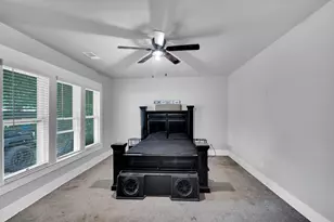 208 W Denton St, Ennis, TX 75119 - Photo 9