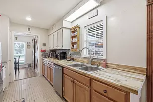 1322 Paris Dr, Garland, TX 75040 - Photo 5
