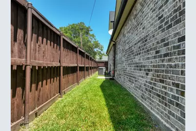 225 E 5th Street, Ferris, TX 75125 - Photo 5