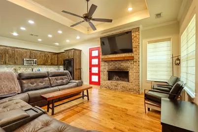 225 E 5th Street, Ferris, TX 75125 - Photo 9