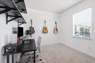 7533 Pleasant Oaks St, Fort Worth, TX 76120 - Photo 7
