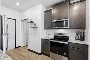 7533 Pleasant Oaks St, Fort Worth, TX 76120 - Photo 11