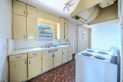 800 Mimosa Drive, Garland, TX 75040 - Photo 11