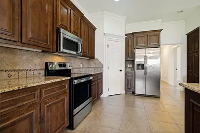 204 Captains Court, Granbury, TX 76049 - Photo 11