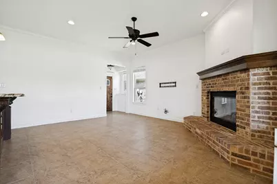 204 Captains Court, Granbury, TX 76049 - Photo 5