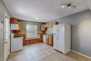 13818 Methuen Green Ln, Dallas, TX 75240 - Photo 7