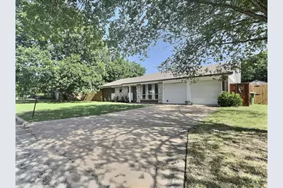 2304 SE 10th, Mineral Wells, TX 76067 - Photo 1