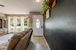 2304 SE 10th, Mineral Wells, TX 76067 - Photo 3
