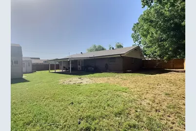 2304 SE 10th, Mineral Wells, TX 76067 - Photo 35