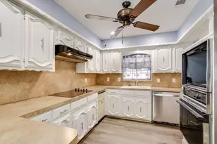 10102 Cherry Tree Dr, Dallas, TX 75243 - Photo 9