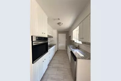 900 Prestwick Street, Bedford, TX 76022 - Photo 13