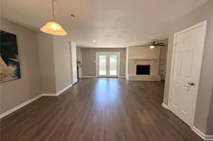 900 Prestwick St, Bedford, TX 76022 - Photo 3