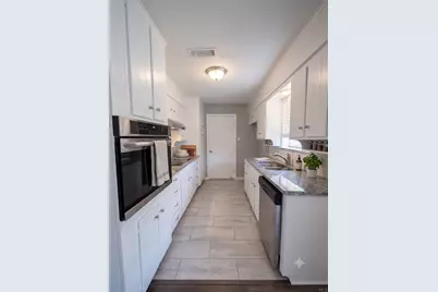 900 Prestwick Street, Bedford, TX 76022 - Photo 13
