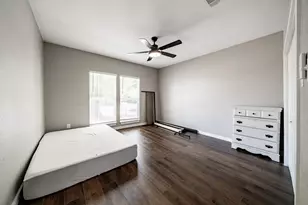 1920 S 18th St, Waco, TX 76706 - Photo 5