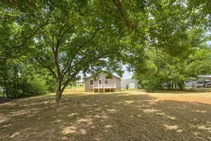 180 Trail Dr, Bowie, TX 76230 - Photo 37