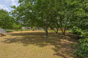 180 Trail Dr, Bowie, TX 76230 - Photo 35