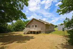 180 Trail Dr, Bowie, TX 76230 - Photo 27