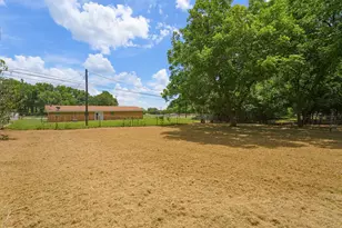 180 Trail Dr, Bowie, TX 76230 - Photo 39