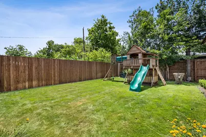 814 E Wall Street, Grapevine, TX 76051 - Photo 37