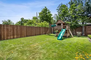 814 E Wall St, Grapevine, TX 76051 - Photo 37