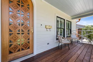 814 E Wall St, Grapevine, TX 76051 - Photo 3