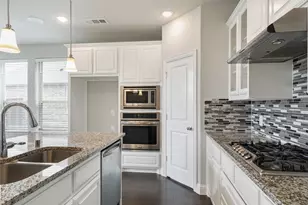 9920 Bitterroot Dr, Little Elm, TX 75068 - Photo 5