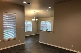 451 Silverton Dr, Granbury, TX 76049 - Photo 5