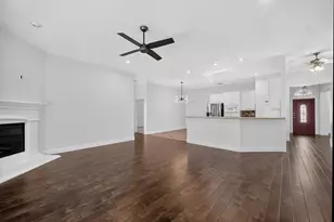 2723 Lake Way Dr, Grand Prairie, TX 75052 - Photo 5