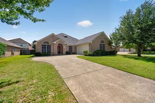 2723 Lake Way Dr, Grand Prairie, TX 75052 - Photo 33