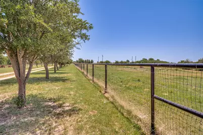 243 Rock Court, Decatur, TX 76234 - Photo 23