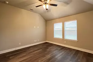 702 Moseley Ln, Greenville, TX 75402 - Photo 9