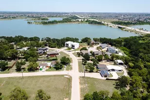 4601 Willow Ct, The Colony, TX 75056 - Photo 5