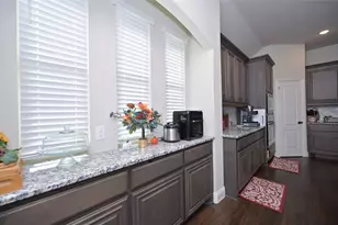 213 Oakcrest Dr, Justin, TX 76247 - Photo 9