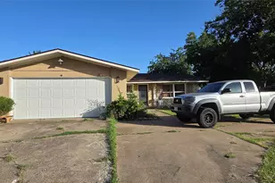 2304 Lakeland Dr, Carrollton, TX 75006 - Photo 3
