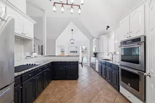 7 Equestrian Ct, Mansfield, TX 76063 - Photo 3