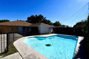 2705 Twinpost Ct, Irving, TX 75062 - Photo 29