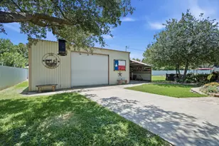 206 E North St, Aubrey, TX 76227 - Photo 25