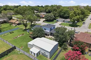 206 E North St, Aubrey, TX 76227 - Photo 39
