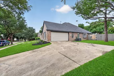 7915 Rogue River Trail, Fort Worth, TX 76137 - Photo 3