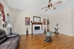 2201 Trickling Creek Dr, Garland, TX 75041 - Photo 9