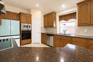 2201 Trickling Creek Dr, Garland, TX 75041 - Photo 11