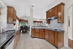 2201 Trickling Creek Dr, Garland, TX 75041 - Photo 9