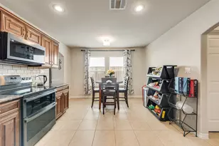 7622 W Shore Dr, The Colony, TX 75056 - Photo 9