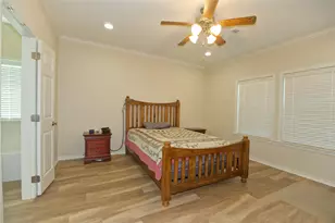 318 E 4th St, Lindsay, TX 76250 - Photo 13
